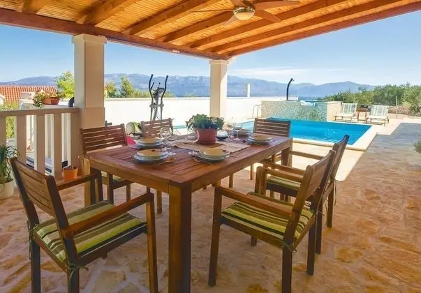 Ev (Anabella - open swimming pool - H(7))