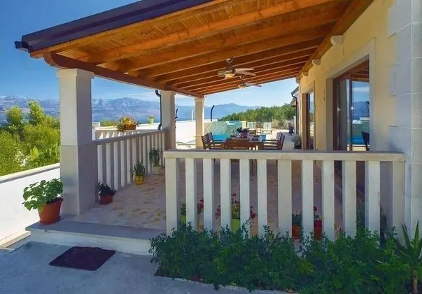 Ev (Anabella - open swimming pool - H(7))