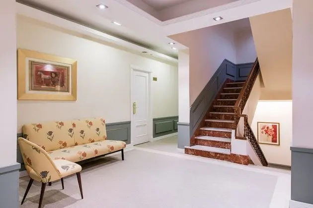 Büyük Yataklı Tek Kişilik Oda