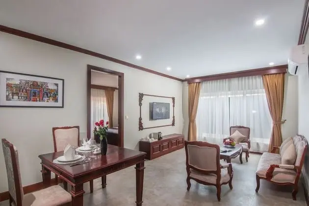 Family Suite With Private Living Room - Kitchenette