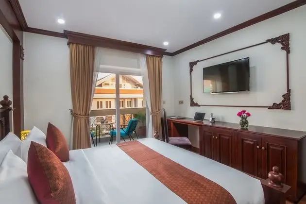 Family Suite With Private Living Room - Kitchenette