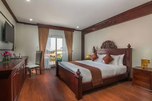 Premier Suite With Private Living Room - Kitchenette