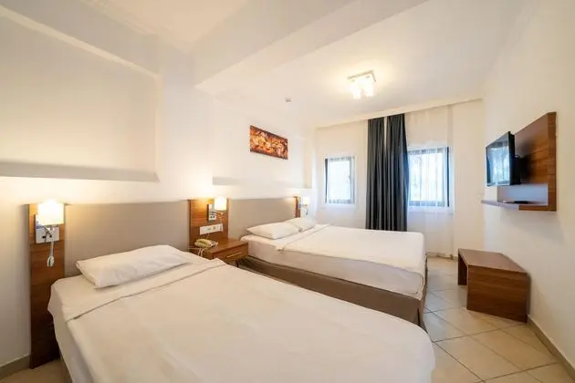 https://images.etstur.com/imgproxy/resize/2560x1440/files/images/hotelImages/etsrooms/512492/Anadolu_Hotels_Bodrum_20251125093824_3.jpg