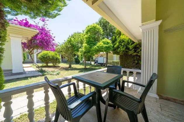 https://images.etstur.com/imgproxy/resize/2560x1440/files/images/hotelImages/etsrooms/512123/Anadolu_Hotels_Didim_Club_20250918112132_1.jpg