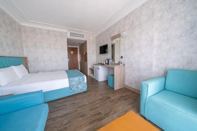 https://images.etstur.com/imgproxy/resize/2560x1440/files/images/hotelImages/etsrooms/512123/Anadolu_Hotels_Didim_Club_20250918112335_0.jpg