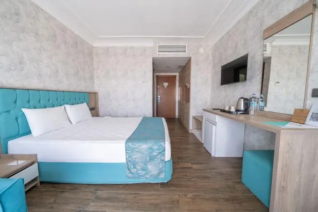 https://images.etstur.com/imgproxy/resize/2560x1440/files/images/hotelImages/etsrooms/512123/Anadolu_Hotels_Didim_Club_20250918112343_3.jpg