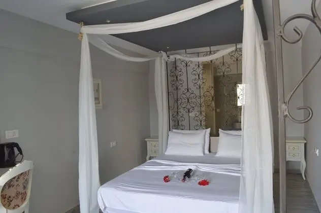 Honeymoon Stüdyo Süit, Kısmi Deniz Manzaralı (Private Spa Tub)