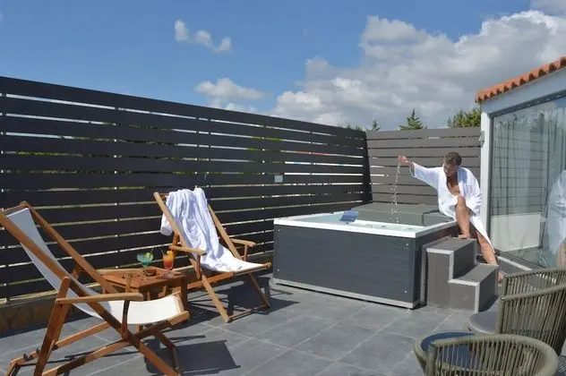 Honeymoon Stüdyo Süit, Kısmi Deniz Manzaralı (Private Spa Tub)