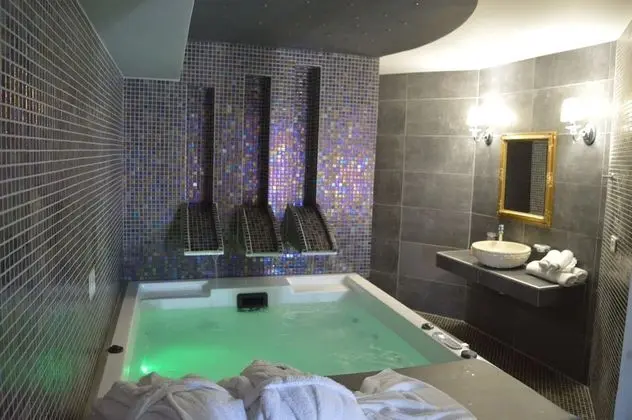 Honeymoon Stüdyo Süit, Kısmi Deniz Manzaralı (Private Spa Tub)