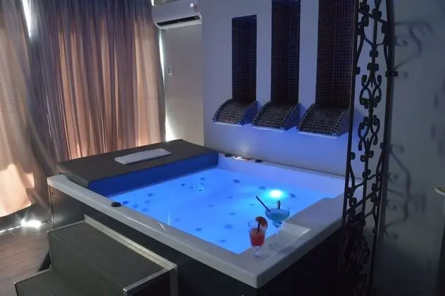 Honeymoon Stüdyo Süit, Kısmi Deniz Manzaralı (Private Spa Tub)