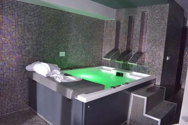Honeymoon Stüdyo Süit, Kısmi Deniz Manzaralı (Private Spa Tub)