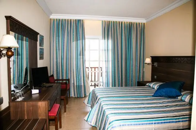 1 Çift Kişilik Veya 2 Tek Kişilik Yatak Sea View