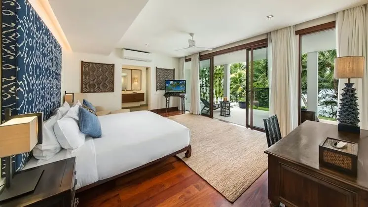 Luxury Villa, 6 Yatak Odası, Plaj Manzaralı, Denize Sıfır