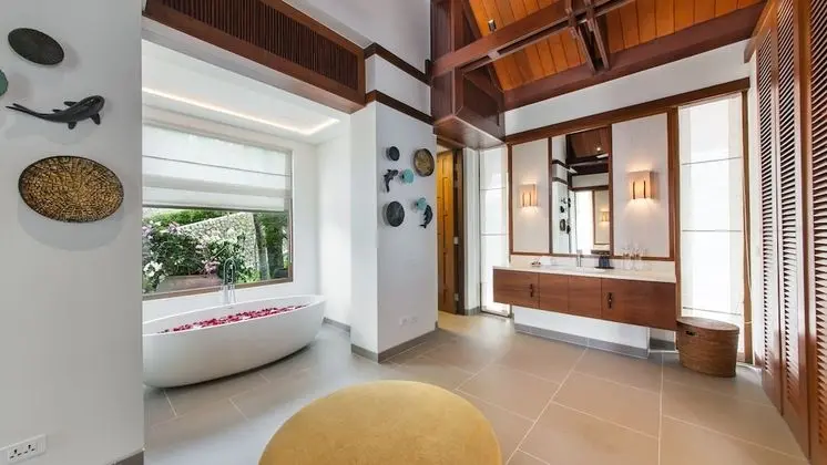 Luxury Villa, 6 Yatak Odası, Plaj Manzaralı, Denize Sıfır
