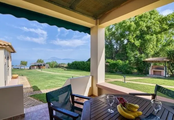 Family Ev, Birden Çok Yatak, Bahçeli (Analipsi Villas Beach Front 4)