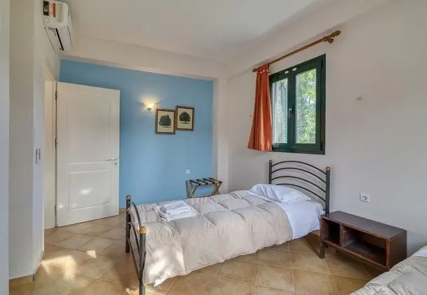 Family Ev, Birden Çok Yatak, Bahçeli (Analipsi Villas Beach Front 5)