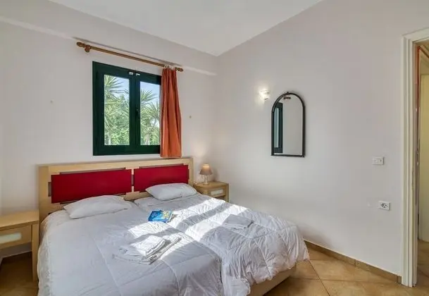 Family Ev, Birden Çok Yatak, Bahçeli (Analipsi Villas Beach Front 5)