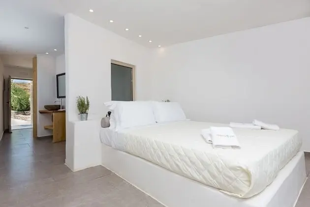 Comfort Double Room with side sea view and mini plunge pool