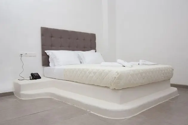 Comfort Double Room with side sea view and mini plunge pool