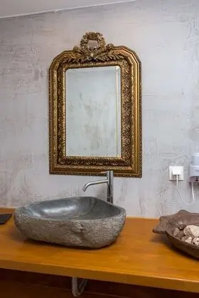 Comfort Tek Büyük veya İki Ayrı Yataklı Oda, Kısmi Deniz Manzaralı