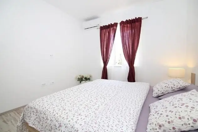 Apart Daire (Anamarija - garden terrace - A1(4+1))