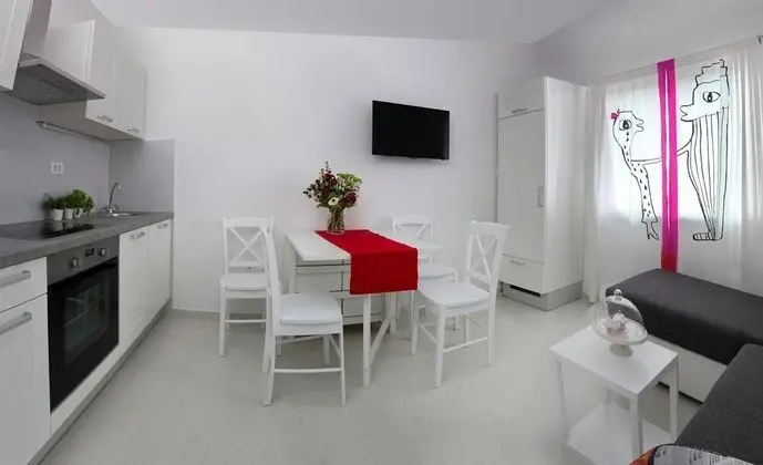 Apart Daire (Anamarija - garden terrace - A1(4+1))