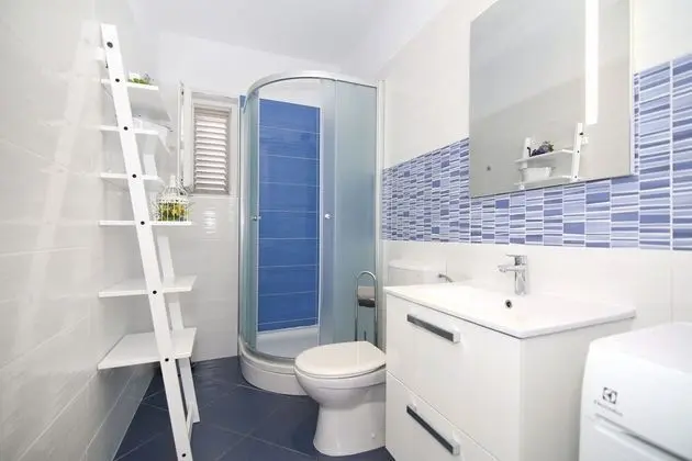 Apart Daire (Anamarija - garden terrace - A1(4+1))