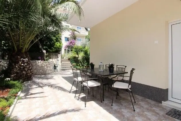 Apart Daire (Anamarija - garden terrace - A1(4+1))