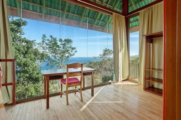 Panoramic Ağaç Ev, Okyanus Manzaralı (Garuda Treehouse)