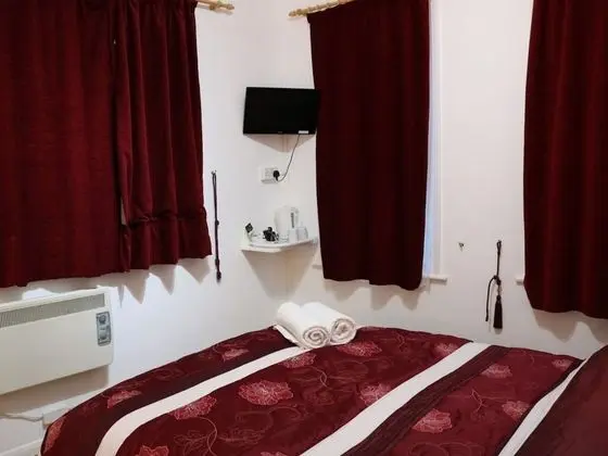 Basic Tek Büyük veya İki Ayrı Yataklı Oda, Özel Banyo, Tepe Manzaralı (Shower room)