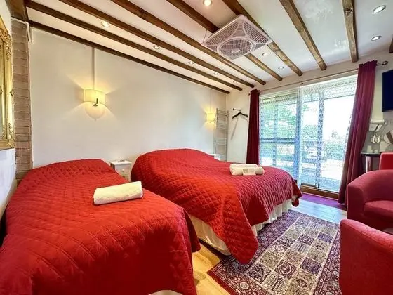 Family Üç Kişilik Oda, 1 Yatak Odası, Banyolu/Duşlu, Avlu Manzaralı (Room 5)
