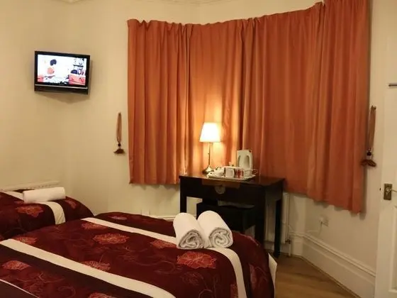 Family Üç Kişilik Oda, 1 Yatak Odası, Banyolu/Duşlu, Avlu Manzaralı (Room 5)