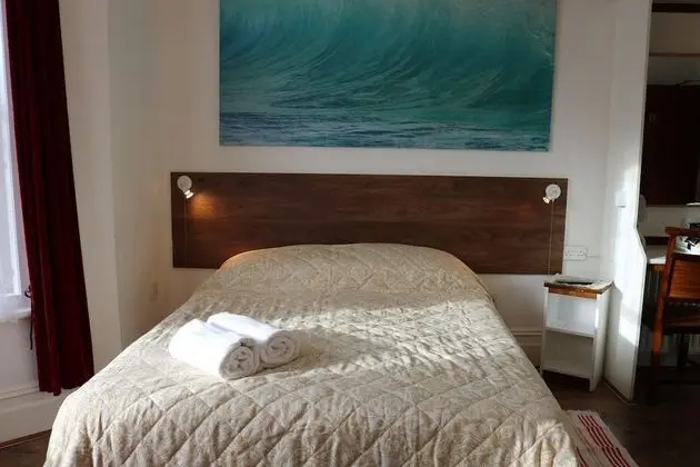 Family Üç Kişilik Oda, 1 Yatak Odası, Banyolu/Duşlu, Avlu Manzaralı (Room 5)