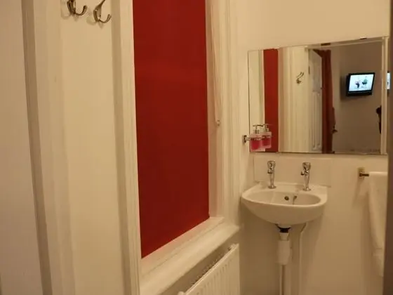 Family Üç Kişilik Oda, 1 Yatak Odası, Banyolu/Duşlu, Avlu Manzaralı (Room 5)