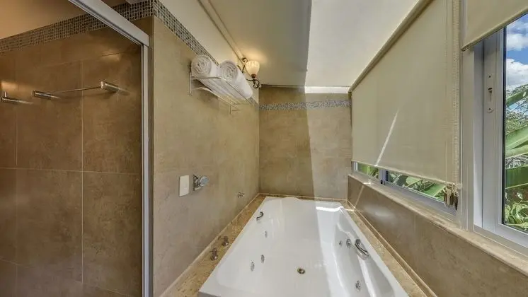 Tek Büyük Yataklı Oda, Bahçe Manzaralı, Zemin Kat