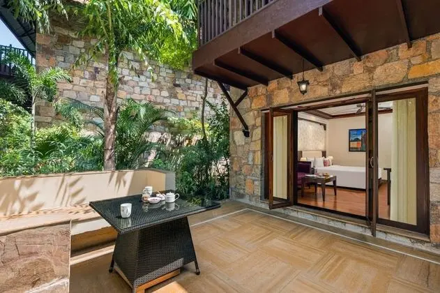 Luxury Cottage with Sit-out