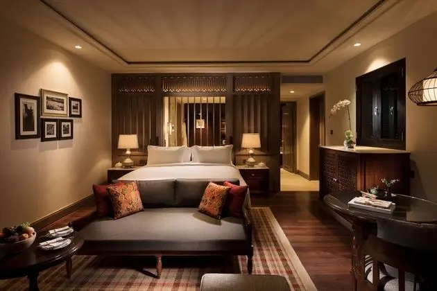 Premier Corner Room