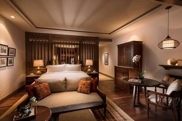 Premier Corner Room