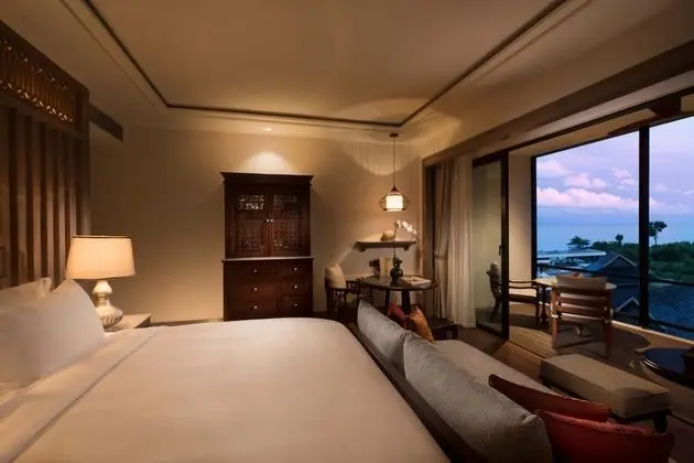 Premier Corner Room