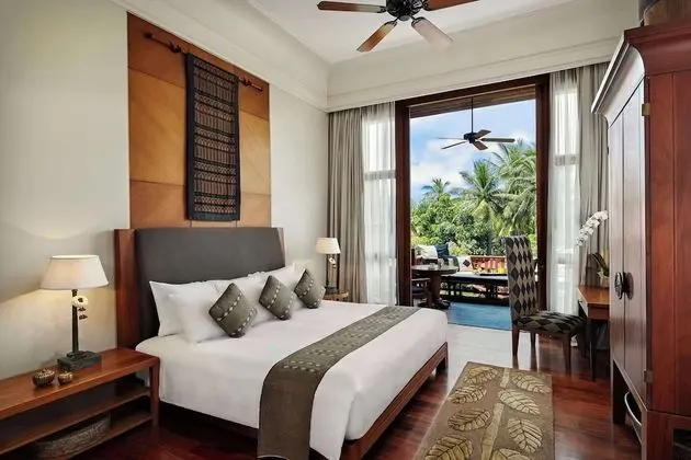 Junior Lagoon View Suite