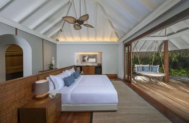 Four Bedroom Beach Pool Residence