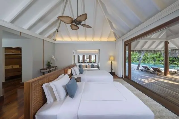 Four Bedroom Beach Pool Residence