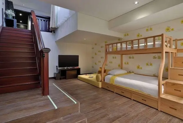 Deluxe Family Lagoon Access Room