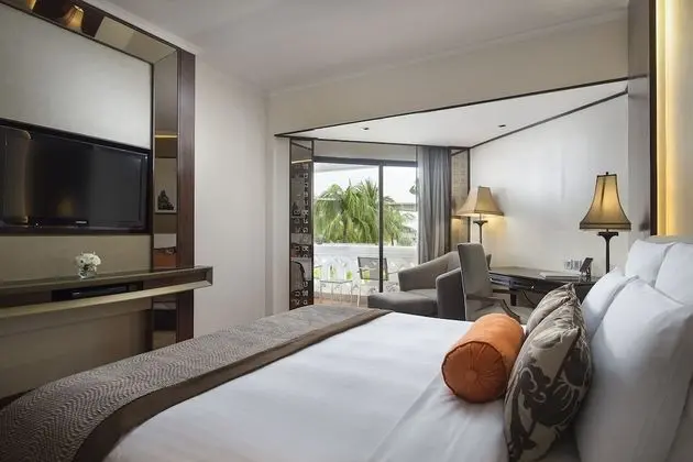 Deluxe River View Room