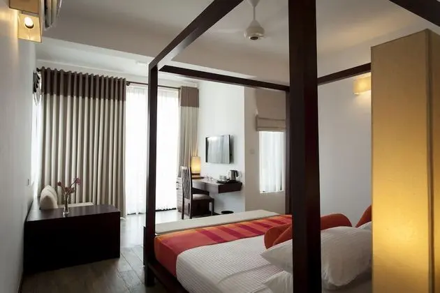 Deluxe Tek Büyük Yataklı Oda, 1 Yatak Odası, Kısmi Deniz Manzarası, Plaj Kenarı