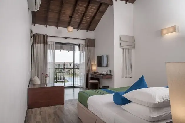 Deluxe Tek Büyük Yataklı Oda, 1 Yatak Odası, Kısmi Deniz Manzarası, Plaj Kenarı