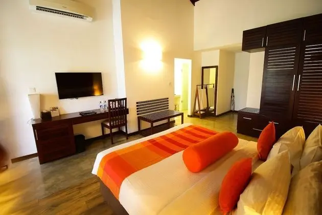 Deluxe Tek Büyük Yataklı Oda, 1 Yatak Odası, Kısmi Deniz Manzarası, Plaj Kenarı