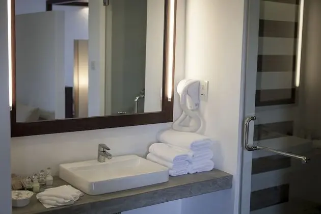 Deluxe Tek Büyük Yataklı Oda, 1 Yatak Odası, Kısmi Deniz Manzarası, Plaj Kenarı