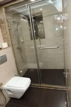 Premium Tek Büyük Yataklı Oda