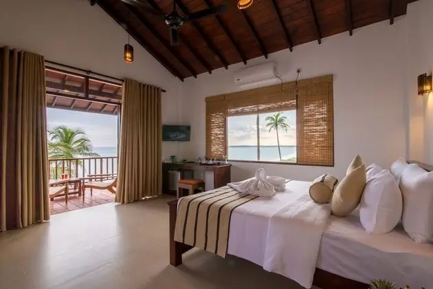 Deluxe Tek Büyük veya İki Ayrı Yataklı Oda, Balkon, Okyanus Manzaralı